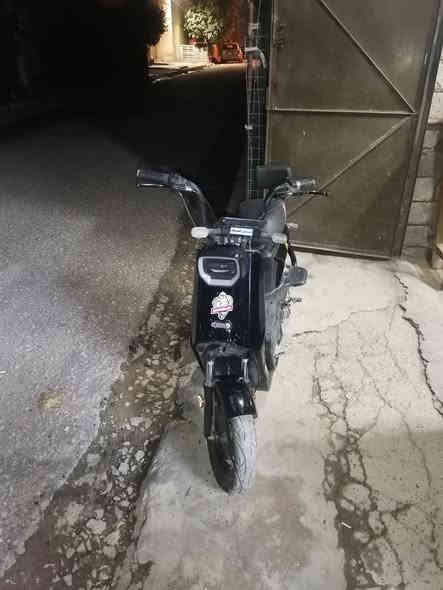 السلام عليكم للبيع ماطور شحن للبيع عدد البطاريات 5 يعوزو بطاريات والباقي كلو شرط شغال السعر 110 العنوان موصل حي المنصور *********** /***********
