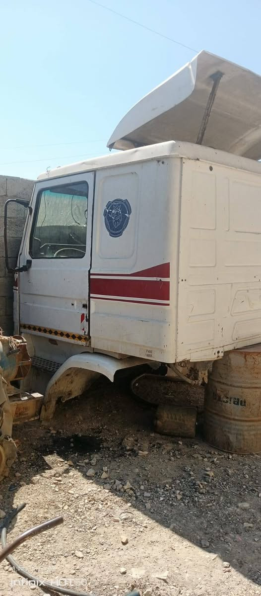 للبيع قماره سكانيا 113 سقف ناصي بلاديه كامله سعرها ١٠ ورقات واي استفسار *********** مكانها بغداد السياحي .
