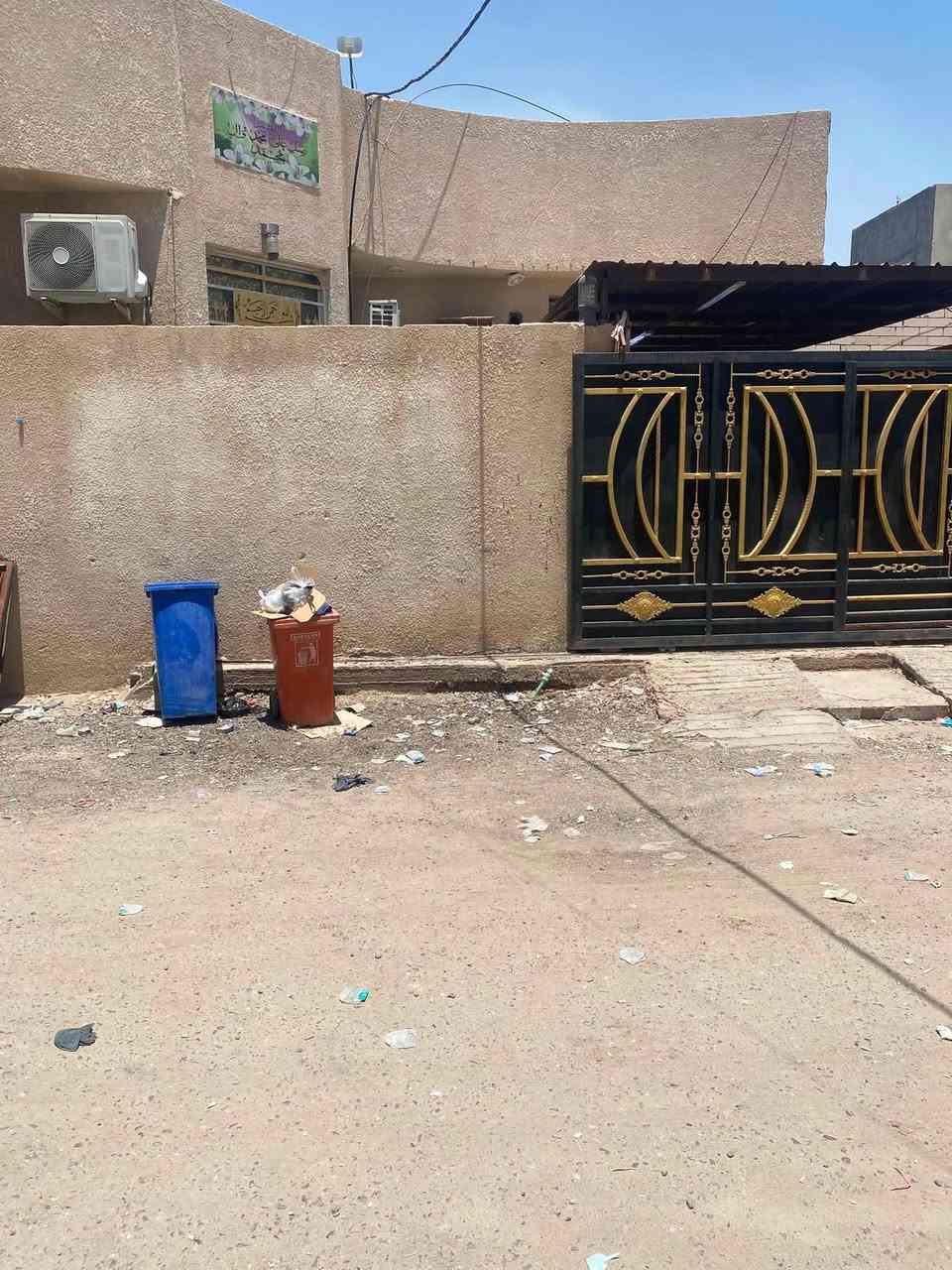 سلام عليكم بيت 150 م واجهه 10نزال 15 للبيع الموقع حمدان البز شارع المركز غرفتين صاله مطبخ ديوانيه صحيات خارجي داخلي كراج كبير استفسار ***********
