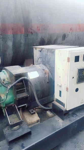 فافلو F12سيت بلاد توليد 300KAV ستندر ع الحمل
المولد 121
عنواني بغداد سيديه اتصال هاتفي 
***********
