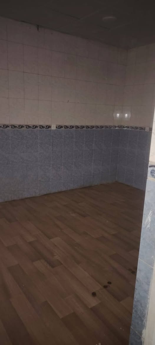 طابق اول للاجار في المنصور حي المهندسين 
صالة كبيرة وغرفه نوم ومطبخ وحولي للاستفسار الاتصال على الرقم
  ***********
