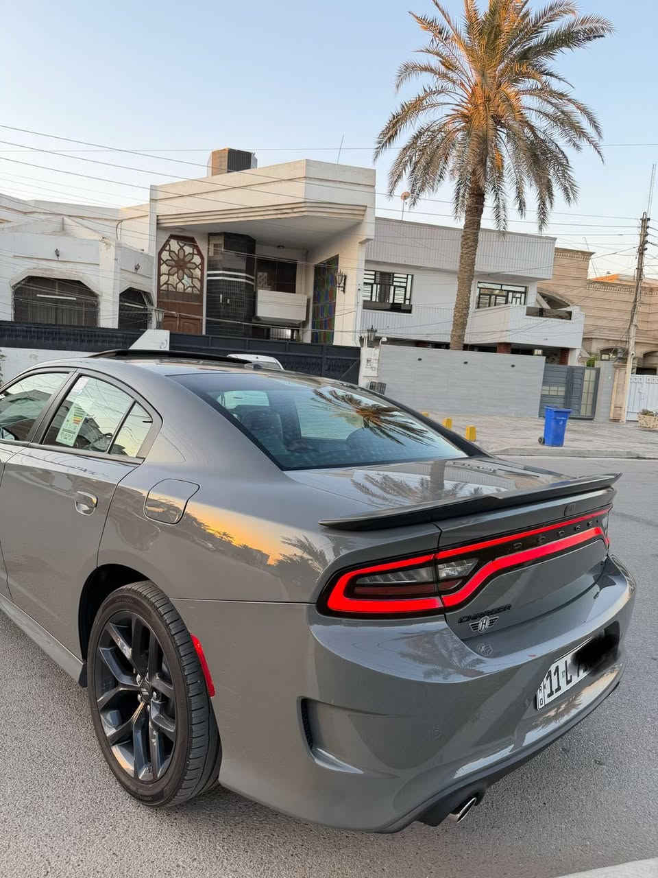 المرغوب اخر اصدار لاس كول ؟دووج جارجر 
الموديل : 2023 . (خليجي) . وكاله هارلم
العداد : 18 الف mi سياره جديده واي نقص ما
الضمان : 3 سنوات او 60 الف كيلو متر .
المحرك : V6. 3.6L
مكفوله من الصبغ و التبديل و حتّه دعاميات مرقم بغداد الجديد كامل 
بيع سريع
* ويل قياس 20 انج اسود .
* مقاع الفاضية من الشاموا الأسود.
* نقطة عمياء .
* رادار جوانب .
* مصابيح أمامية زنون .
* كشافات الضباب زنون .
* المصابيح الأمامية مع LED .
* حساسات خلفية.
* شاشه كبيرة مع نظام ملاحة نفكيشن GPS .
* سستم صوت الياين .
* فتحة سقف (سلايد) .
* المقاعد الأمامية كهربائية .
* ذاكرة لحفظ وضعيات الجلوس (ميموري) .
* مقاعد أمامية تبريد وتدفئة .
* مقاعد خلفية تدفئة.
* تشغيل عن بعد .
* المقود كهربائي
تدفئ مقود القياده
كير شفتات بل استيرن
مكاني بغداد
للبيع


**إذا كنت صاحب هذا الإعلان وتريد حذفه لأي سبب، رجاءا أرسل رسالة إلى الدعم الفني**