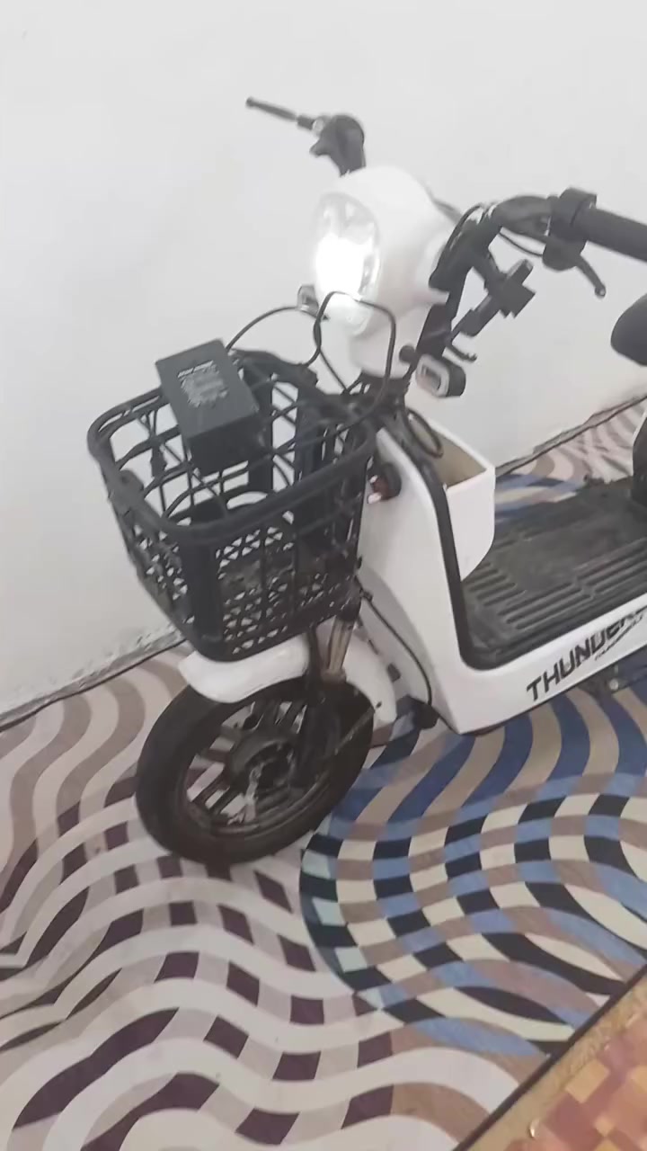 سلام عليكم شباب لبيع دراجه زغيره عشحن ماعوزها اي نقص شغاله تفعصها له تاخذها واي ستفسار تصل عله هاذه الرقم ***********
