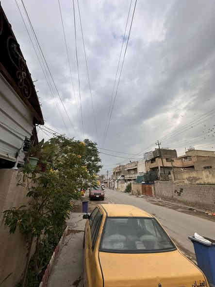 السلام عليكم  بيت 100متر وتشجير 50 متر حديقه وكراج وصحيات زراعي سند 25 الشعب حي الجزائر قرب روضه البنفسج يحتوي على الطابق الاول غرفه نوم مطبخ صاله صحيات استقبال  والطابق الثاني ثلاث غرف نوم وصاله وصحيات  للاستفسار الاتصال ***********
