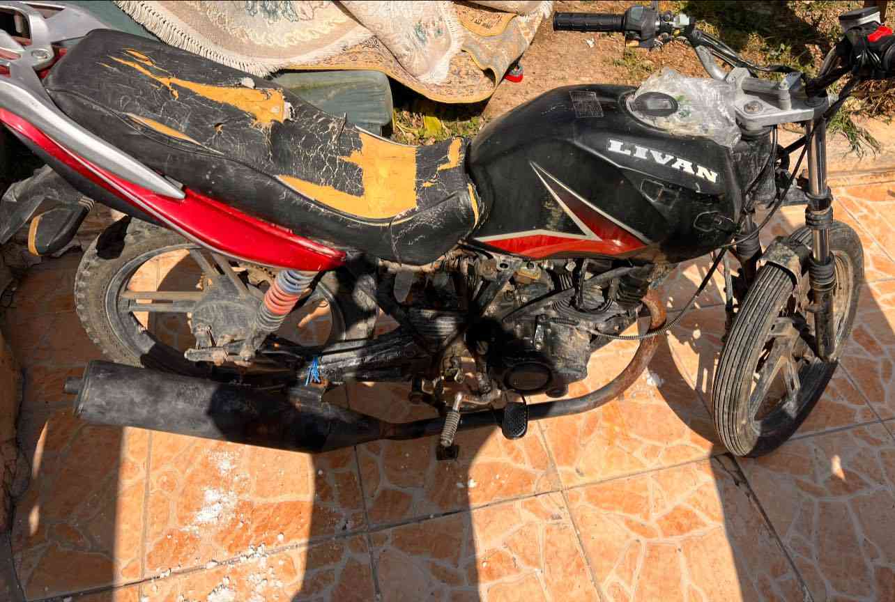 للبيع شغال بس يحتاج زنجيل وشغل ومشي    سعر 170الف وبي مجال


**إذا كنت صاحب هذا الإعلان وتريد حذفه لأي سبب، رجاءا أرسل رسالة إلى الدعم الفني**