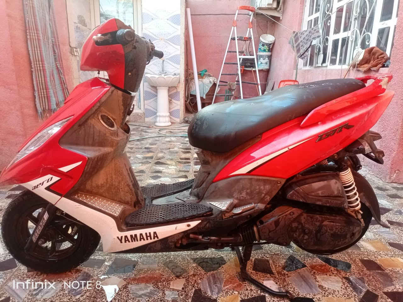 سلام عليكم جي تي ار احمر للبيع نضافه فول نازله من الرمبه صاله 20يوم عدل شاشه ٣الوان الكفر الخلفي مجولح شويه السعر مليون و200وبيه مجال ***********
