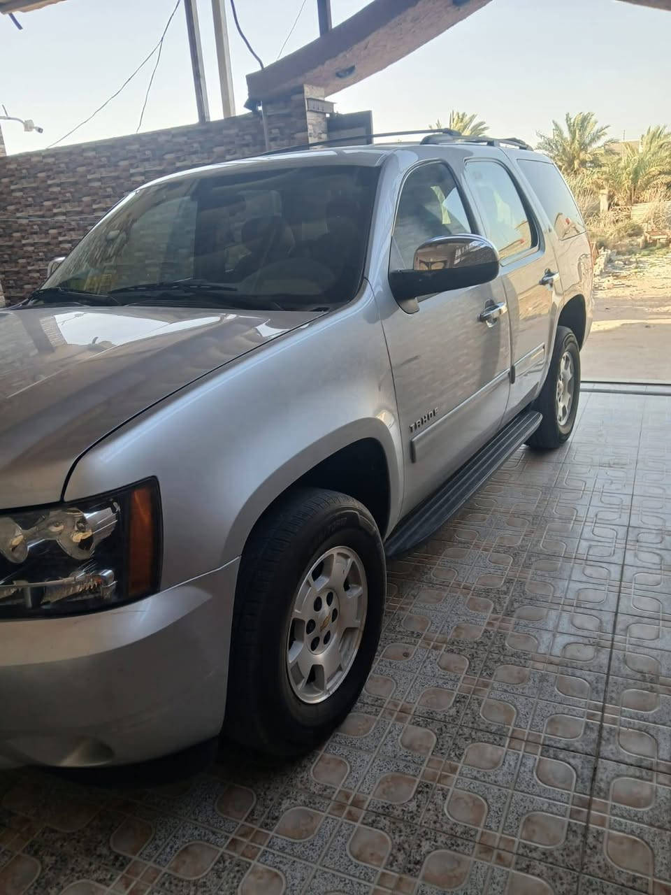 السلام عليكم للبيع فقط *********** تاهو موديل ١٣ بصرة تحويل خليجي LT كير محرك حدادة تبريد تخم تاير دواخل بدي مكفول من الزنجار والخياس صار بيها دحجة وتبدل بيها بيبان اثنين نفس اللون كفالة من الصبغ ماشية ١٧٠ الف كيلو لون سلفر جديدة كلش مكفولة من الجراد السعر ٢٣٠ وبيها مجال العنوان شط العرب الصالحية البصرة, العراق
