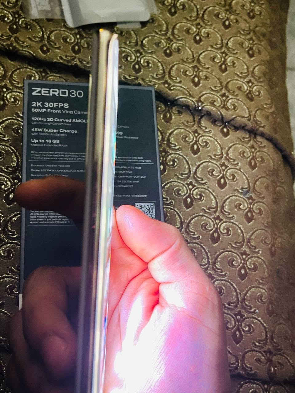 سلام عليكم انفنكس زيرو 30 4g تلفون جدا راقي وسلس جديد استخدام اسبوعين فقطط بعده بالكارتونه يجي بشاشه منحنيه وحساسات من الجيل 7 الكامره الخلفية 108Mp والاماميه 50Mp يعني نفس كامره ايفون 15  وبطاريه دوام استخدام حتى 21 ساعه بدون شحن 🔋 مع نظام تبريد في الحاره العاليه 🌡️🔥 مع نظام محيطي في السماعات ((العدد 2 فوك و جوه ))جهاز كامل تفاصيله بالصور للتواصل خاص #الجميع @أشاره


**إذا كنت صاحب هذا الإعلان وتريد حذفه لأي سبب، رجاءا أرسل رسالة إلى الدعم الفني**