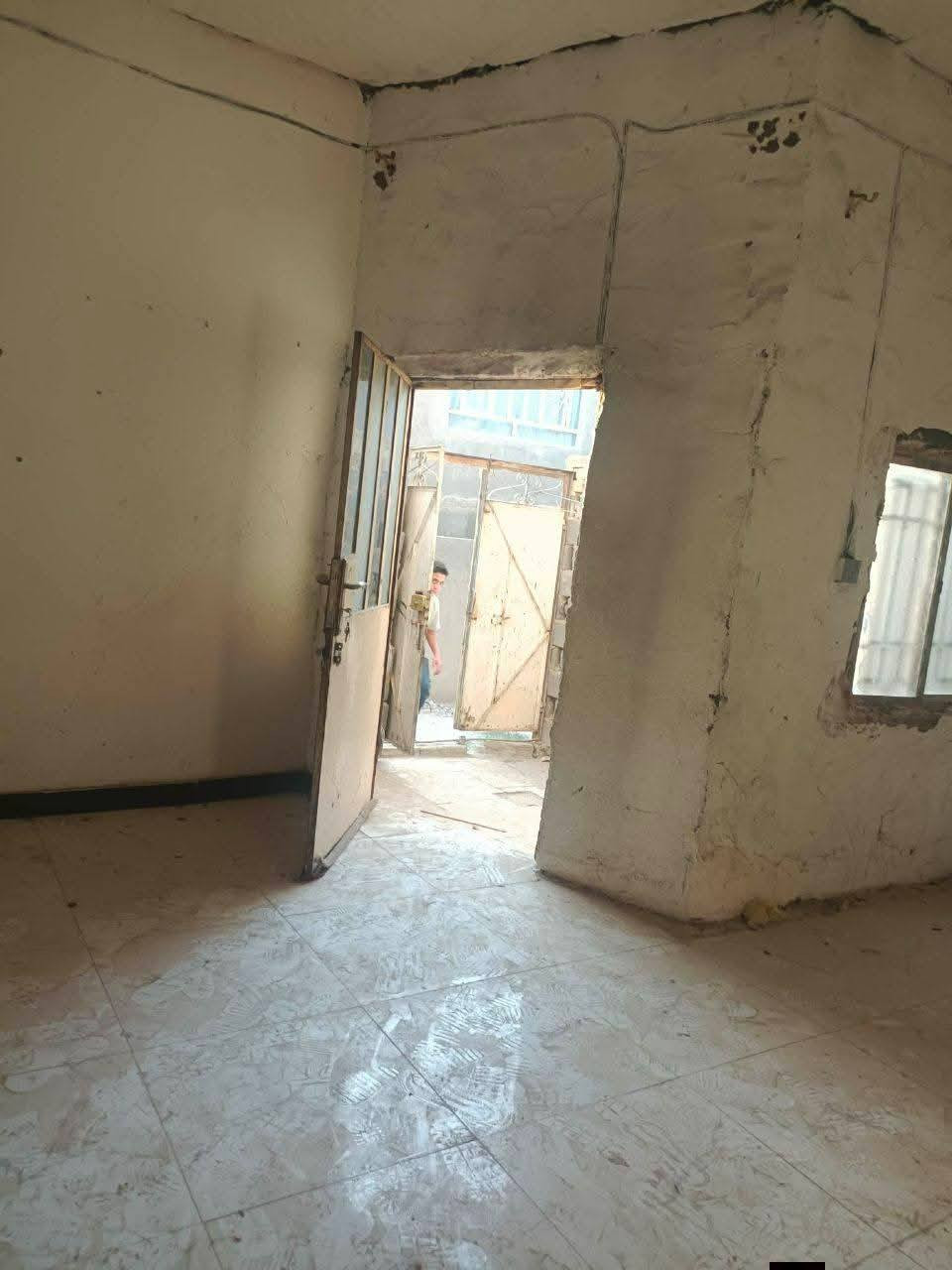 بيت للبيع بالبكرلي ثانيه يم موقف دانه شارع ابو توحه مساحة 60م سند 25زراعي غرفة وهول ومطبخ وصحيات بناء حديث صب كونكريت ب28بي مجال علما البيت فارغ ومجهز تانكي وماطور
‏‪0760 132 8756‬‏
