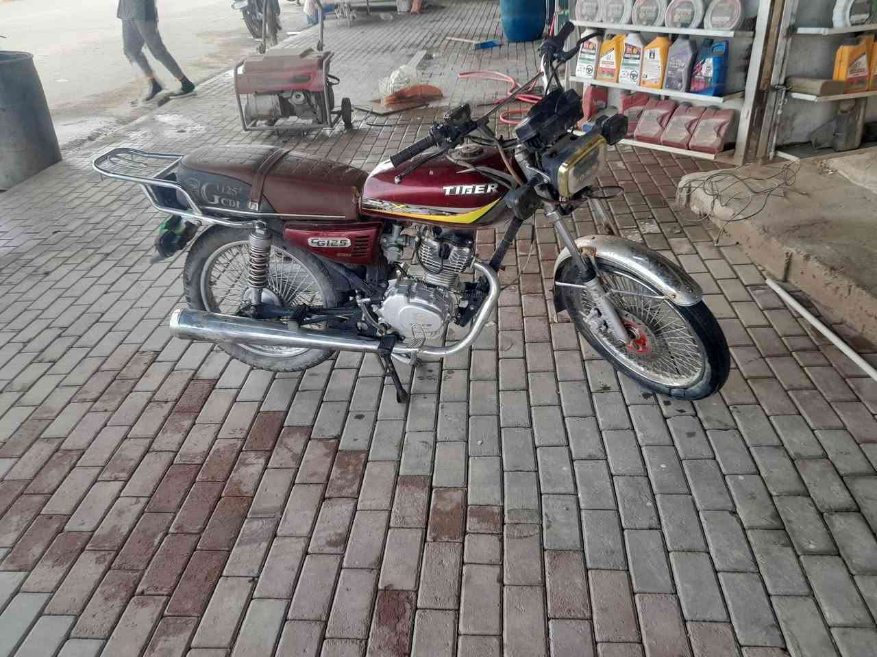 دراجه البيع تايكر ٤ كير السعر 275 بي مجال شي قليل التصال على هاذ الرقم ***********
