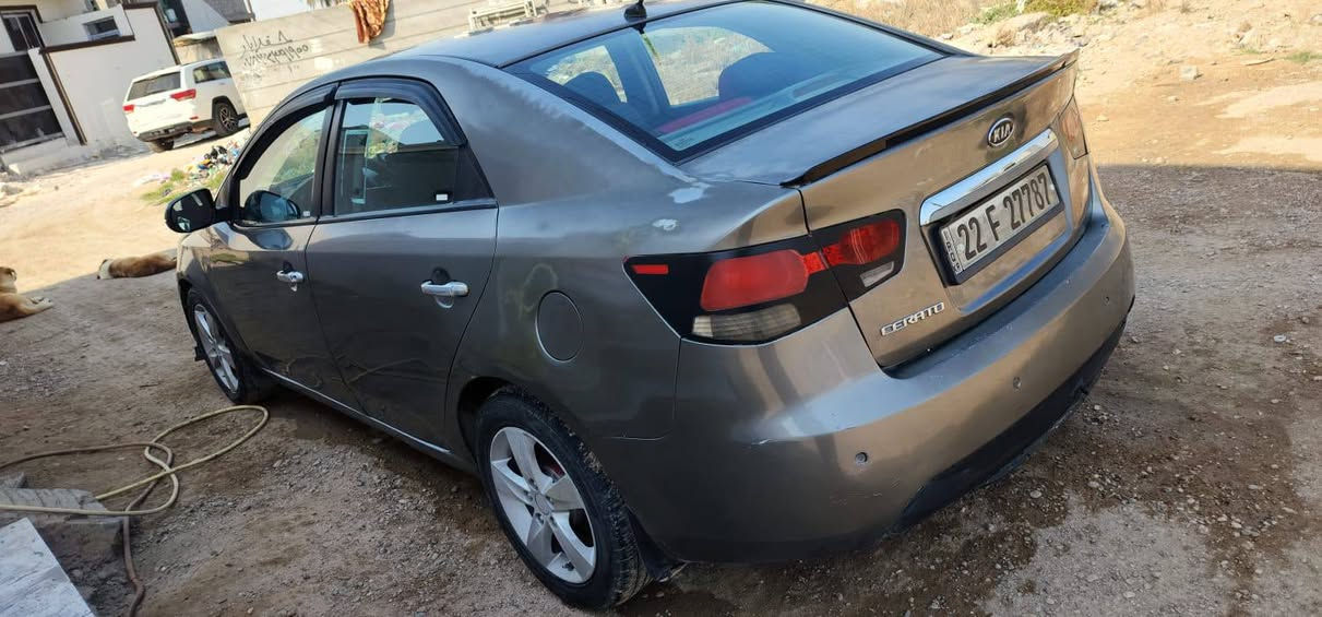 السلام عليكم 
سيراتو خليجي موديل 2011 للبيع 

رقم إربيل بأسم اخوية سنوية نافذة لغاية 2030 

محرك 1600 دوش نظيف لا تنقيص ولا تبخير 

كير 6 نمر اوتو وعادي 

تبريدها ثلج 

شاشة . تحكمات ستيرن . مري شفط . اشاير بالمري 
بريك 4 ديسك 

السيارة مصبوغة حزام ضررها چاملغ امامي جهة السايق 
السيارة جاهزة وماناقصها غير فقط إذان محرك 

مكانها بغداد . الدورة . العدوانية 

سعرها 85 وبيها مجال قليل 

متواجد خاص او واتساب ***********
