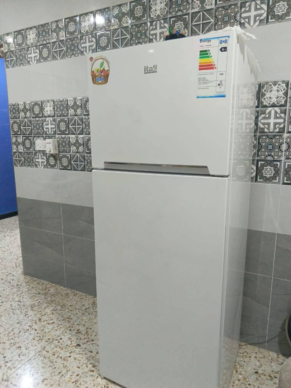 اغراض بيت للبيع ثلاجه سبلت كري طن انفيرتير صوبه نفطيه ياباني اصليه  مكنسه كهربائيه للاستفسار ع الرقم *********** واتساب
