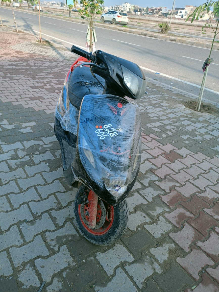 سلام عليكم اخون عندي درجه فرشه للبيع كلشي يشتغل كهربائيت بس باتري ايريد السعر 300 اوبي مجال للطيبين كركوك *********** وات
