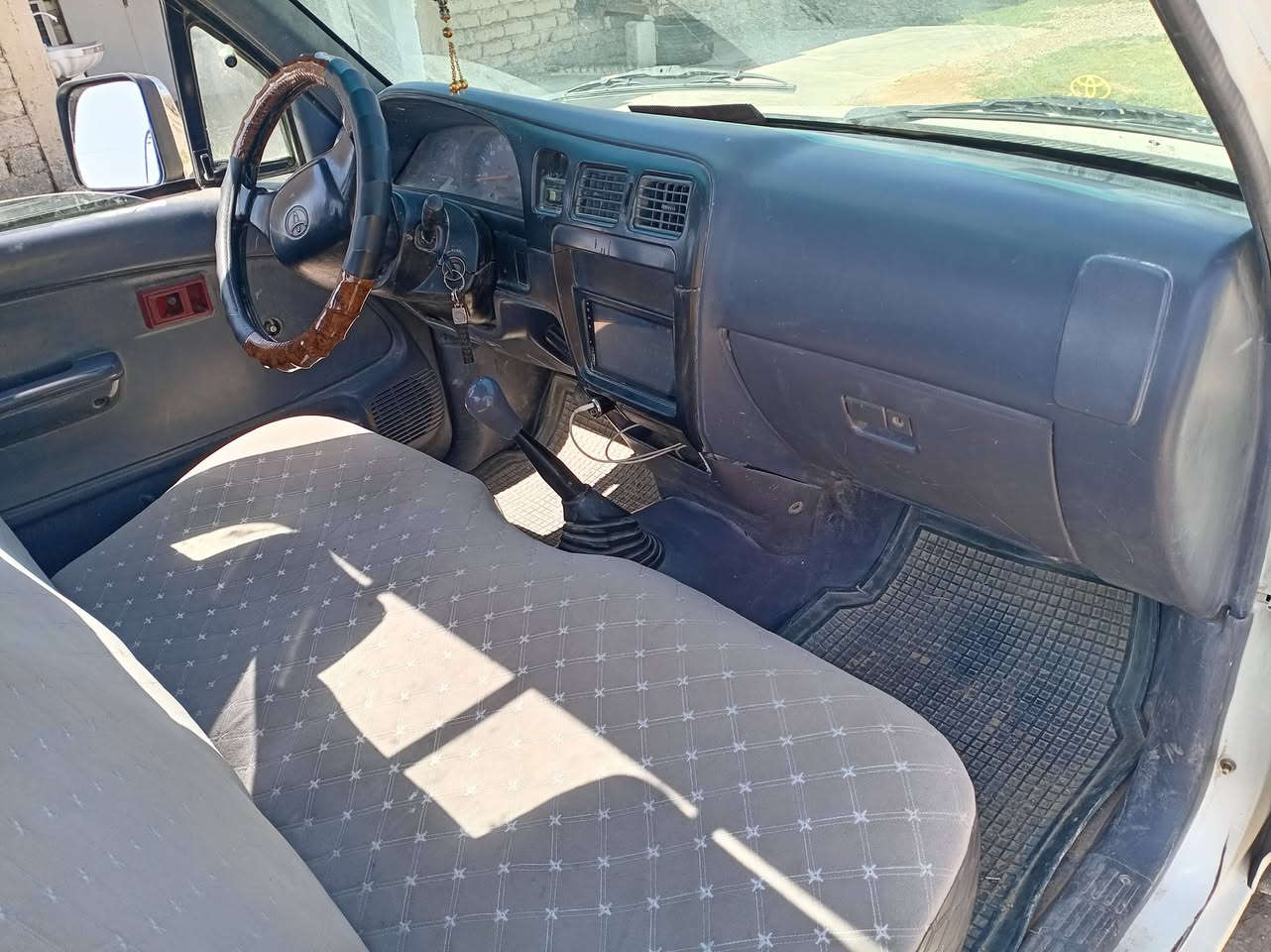 بيكم 98 رقم صلاح الدين سنوية 2028 سيارة مكلوبة محرك يصرف صدر جديد تخم تاير جديد كهربائيات كلهة شغالة كير اكسل شركة امبدل بيهة فقط بس بنيد سعر 65 رقم الهاتف ***********
