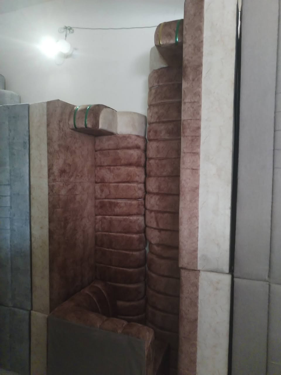 يالله اللهم صل على محمد وال محمد بفضل الله وام البنين تم وصول حاويَة أثاث منزلي مستخدم وجديد متوفر جميع الاثاث العنوان واسط نعمانيه شارع جعفر الطيار مقابل معرض أبو نور للسيراميك اي استفسار مراسلة الصفحة او الاتصال على الرقم *********** /***********
