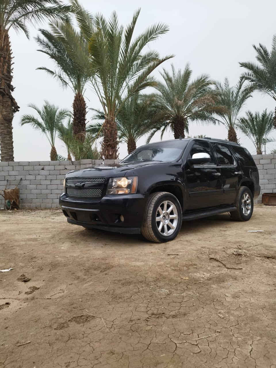 السلام عليكم تاهو كصه جنطه ادوات بدون رقم فول مواصفات LTZ  فتحه حساسات خلفيه شاشه بل تنته وشاشه اماميه مع كامره نيكل كامل ويل كروم وبعد بيه هواي مواصفات مكينه وكير كفاله تخم تاير السعر 63 مكان الناصريه *********** واتساب
