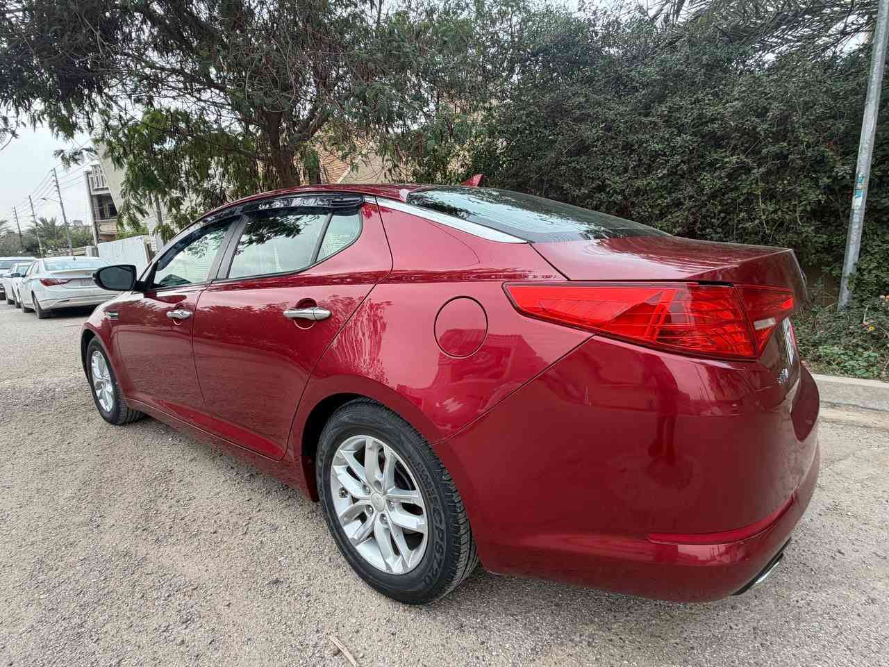 كيا اوبتيما موديل 2013 وارد أمريكي 
محرك 2400 GDI 
رقم بغداد بأسمي 
ماشية 130 الف 
كشن كهرباء 
 وضعيات قيادة 
فول تحكم ستيرن 
شاشه كبيرة 
شاشه اعطال 
اشاير بالمري
كامرة دوارة 
حساس خلفي 
شاصي ولغد وحوض مكفول 
بيها صبغ نص الجاملغ وقبغ الجنطة بدون دواخل 
ايرباكات كلها سليمه ولا كلوب مشتغل بالدشبول 
كير ومحرك وحدادية مكفولة 
السعر 116 وبيها مجال 
***********
حي الجهاد الضباط

