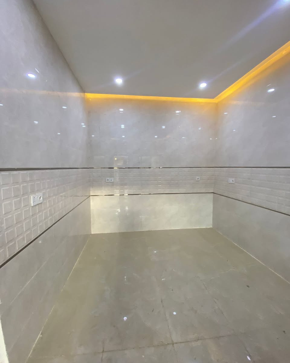 🏠اعلان اعلان
دار للبيع
موقع مميز
~~~~~~~~~~~
📄طابو ملك صرف
🧱بناء درجه اولى
~~~~~~~~~~~
سقف مغربي ✔️
واجهة فلين✔️
نظام تبريد مركزي✔️
~~~~~~~~~~~~
راحه بال✔️
استقرار✔️
هدوء✔️
~~~~~~~~~~~~
📐المساحه:-100م
📐الواجهة :-10م
~~~~~~~~~~~
📍الموقع :حي العدن
قرب جامع مصطفى الحبيب 
~~~~~~~~~~~
💸السعر :-علق ب(تم) يوصلك السعر مناسب 
~~~~~~~~~~~
الطابق الاول  يحتوي:-
كراج +استقبال 
مطبخ +غرفه نوم+هول +صحيات
~~~~~~~~~~~
الطابق الثاني يحتوي على:-
هول +صحيات +غرفتين نوم
~~~~~~~~~~~
للاستفسار اكثر الاتصال على
***********📱
~~~~~~~~~~~
نستقبل جميع العروض 
🏠السكنيه  🏛️التجاريه
