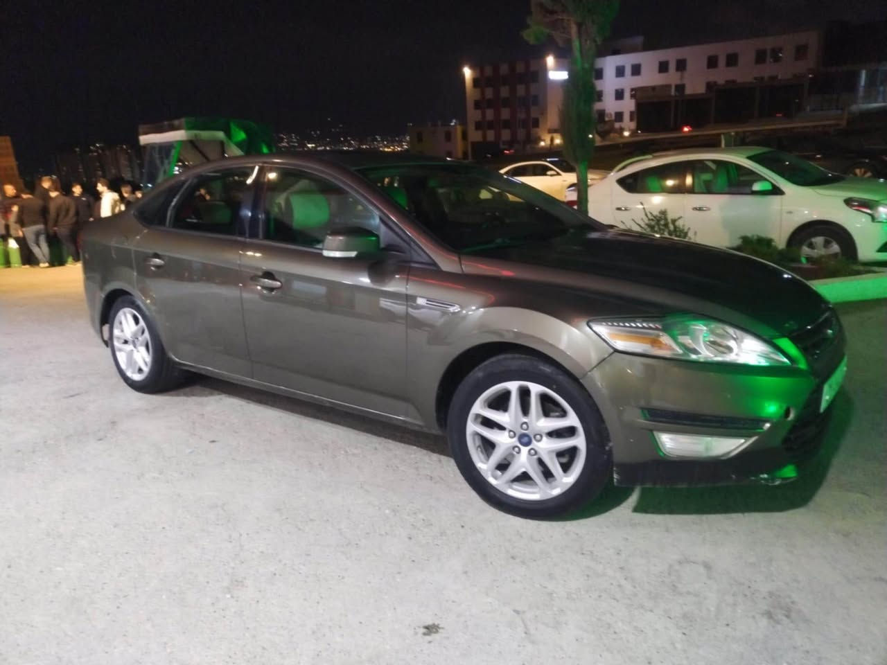 فرۆشتنی خیرا.     78. 💸💸
فۆرد مۆندیۆ 2011 فول مواسەفات بی بۆیاخ سەنەوی تازە تا ٢٠٢٩ گیرو مەکینەو تەبریدو کارەبای بەشەرت 
بیمەسروف کامل جایز کراوە پێنج وەرەقە خرامەی لەسەرە دوای مامەلە دەگیرمەوە  ٧٨ مامەلەیکەم 
*********** السليمانية, العراق
