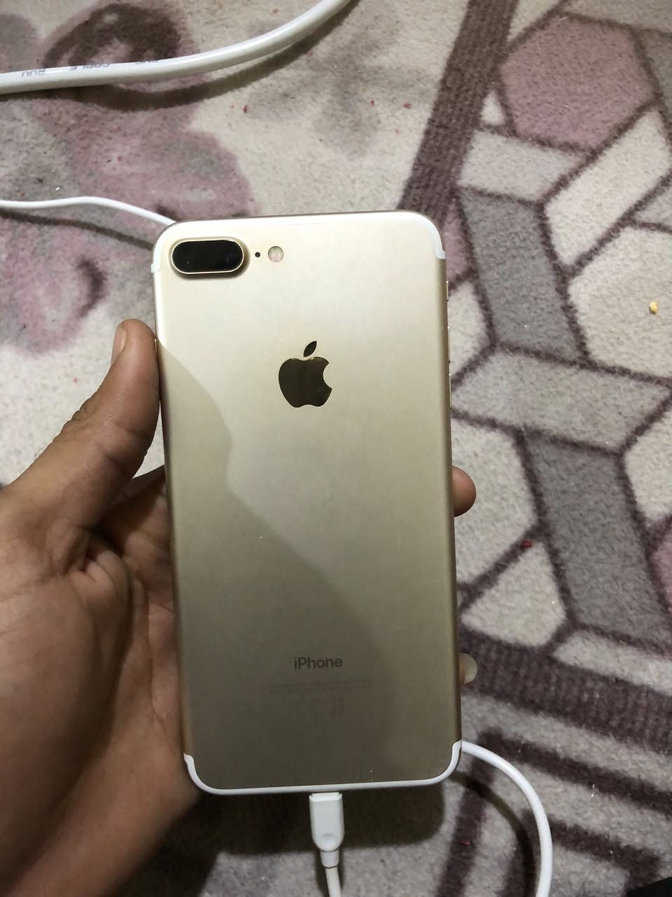 سلام عليكم شبابنه ايفون البيع سعر ٥٠مكاني الهرثه رقم ***********
