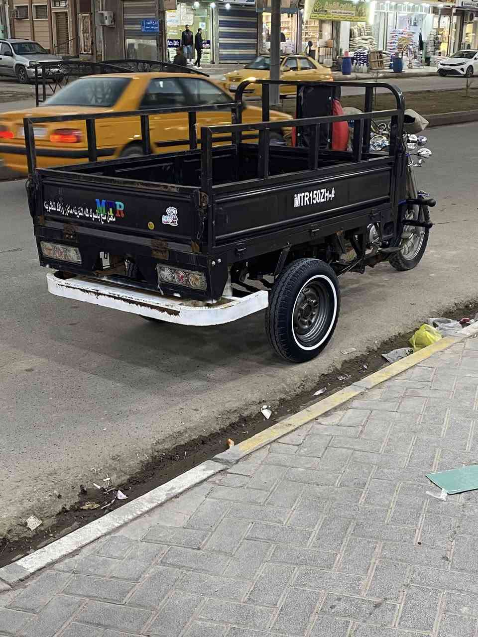 سلام عليكم ستوته للبيع مديل 16معمره توها 25 كله جديد مكينه وكير واكسن كهربائيات جديده مقدم شاصي مكفول والبدي نضيف مكاني سماوه ***********فقط اتصال
