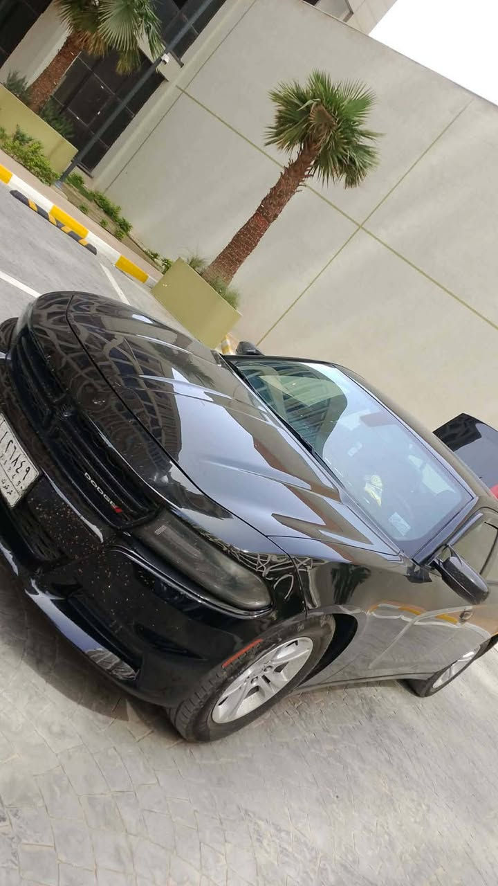 چارجر للبيع موديل15 مواصفات SXT حادثها 4 اصابع بالصندوك مع رصعات واضحه رقم كركوك مشروع وطني السعر 145  ***********
