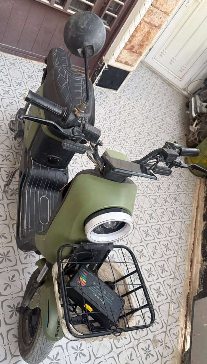 سلام عليكم
عندي دراجة شحن R6 ماركت حيدر النيار  
الدراجه شغاله كلها مابيها اي عطل ٥ بطاريات  نضام P البارك ونضام Rبك موديل 2025 
مكاني الدورة 
السعر 400 وبيها مجال 
*********** متوفر واتساب
