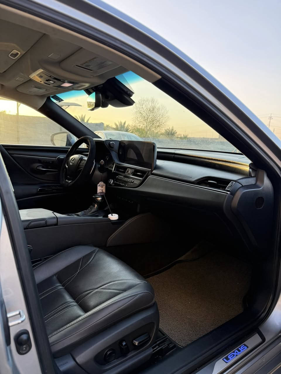 موديل 2024 
لكجري فول 
ضرر بنيد فقط 
ماشيه 23 الف 
مراوس وي جيب هايبرد بلكن فقط


**إذا كنت صاحب هذا الإعلان وتريد حذفه لأي سبب، رجاءا أرسل رسالة إلى الدعم الفني**