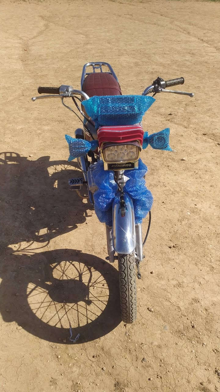 لەسەر ئیزنی ئەدمین ئەومانتۆڕە بۆ فرۆشتن نامی پڕۆ مۆدێل 2017مەنەفێست ئەسڵی مەکینەی 125ە بێحەیب چرکەی تیانیە گزۆزی دەنگ گچکەی بیلادی نامی پڕۆیە بەحەفر لەسەری نوسراوە تایەی پێشو دوایی خاوێنە گێچولایتی مەزبوت ئیشدەکات ئیستاپەکانی مەزبوتن نرخی 400هەزارو معامەلەیەکی برایانە موشتەری لە خاس نامەم بۆبنێرە


**إذا كنت صاحب هذا الإعلان وتريد حذفه لأي سبب، رجاءا أرسل رسالة إلى الدعم الفني**