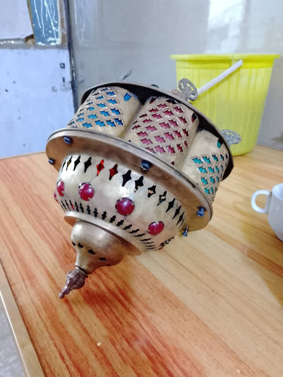 انتيكات تحفة قديمة زوج ثريات سقفية نحاس بريق ارتفاع 60 مكان بغداد استفسار خاص او  ***********
