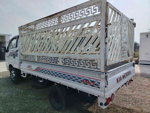 السلام عليكم كيا فحل 2021 مفتوح محرك 4000 مكفوله كفاله عامة ماشية 160الف رقم واسط سنوية جديده مكان السيارة ذي قار الرفاعي للاستفسار الاتصال (السعر 168وبيها مجال قليل للشراي) ( ***********
