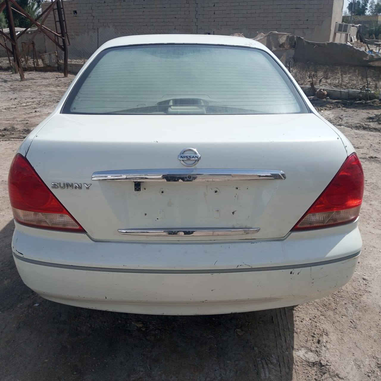 السلام عليكم نيسان سني ياباني رقم بغداد بسمي مداور ثاني يوم سياره بيه جاملق الامامي  جهت السايق مبدل بدون دواخل سعر 95 وبيه مجال ***********
