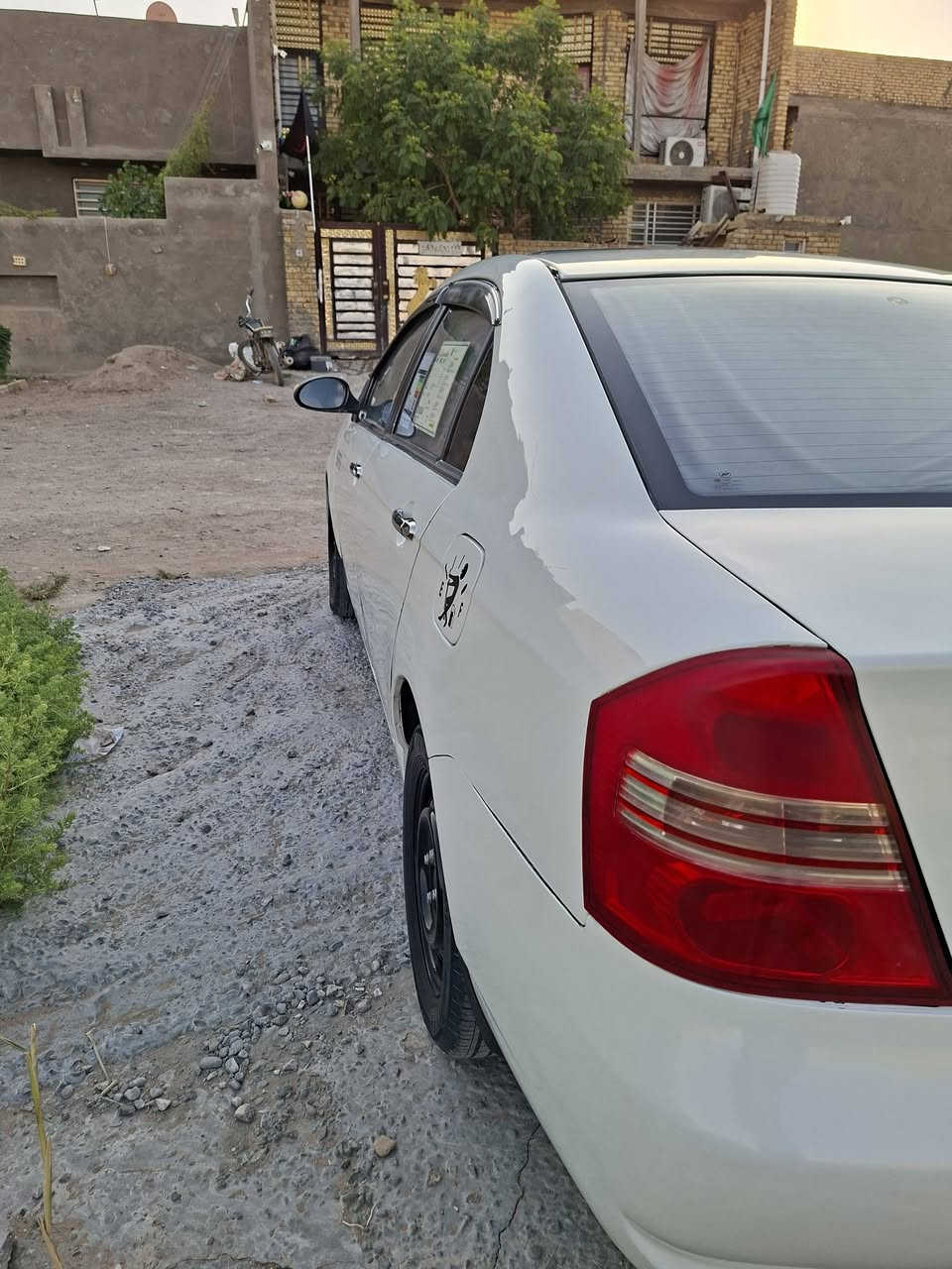 ياالله السلام عليكم اخوان ليفان 620 للبيع السياره مكفوله من الضربه والتبديل فقط صبغ جماليه سياره متعوب عليه محرك وكير جديد كلج عينه وصينيه ياباني وكاله تخم تاير جديد صدر خلفي امامي جديد تبريد ثلج شاشه كامره شادلها وكاله رقم نكليزي باسمي ثاني يوم احولك سنويه لل2028 سنتر لوك وريمونت كله شغال سلايت روف شغال سياره متصرف عليه ربع السعر 45وبيه مجال حك الجيه مكان السياره كوت منطقه الخاجيه الهاتف ***********
