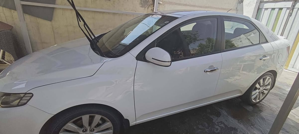 السلام عليكم سيارة سيراتو 2011 سيارة نضيفة كير محرك مكفولة السيارة بيها بس شوية بارد بالباب الخلفي رقمها اربيل ألماني مكان السيارة نجف اريدها ب 110 وبيها مجال قليل
سيارة فتحة تحكم مري شفط ما عدا البصمة فقط مابيها


**إذا كنت صاحب هذا الإعلان وتريد حذفه لأي سبب، رجاءا أرسل رسالة إلى الدعم الفني**