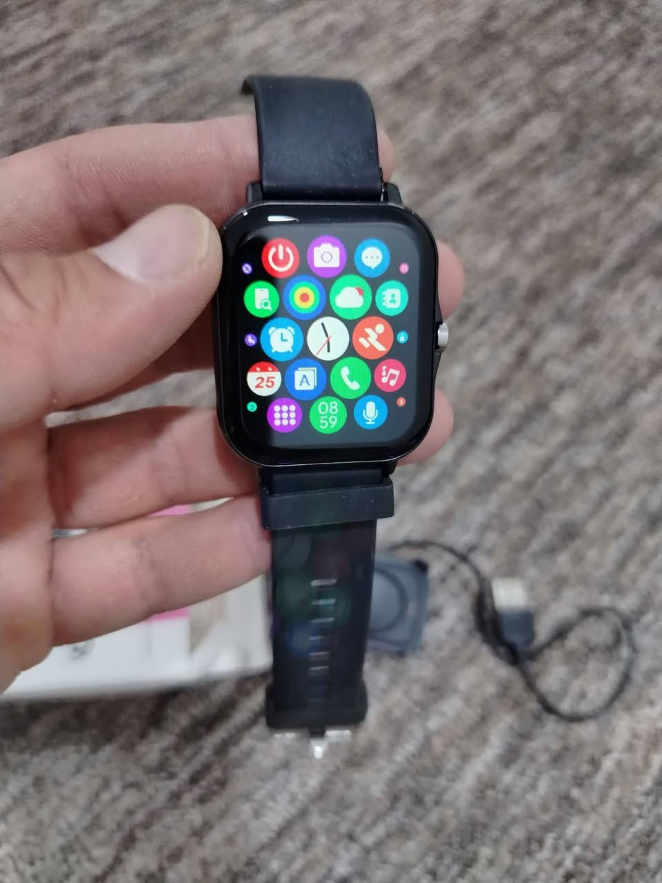 ساعه ذكيه مزوده بشاشه تعمل باللمس مراقبه الصحه واللياقه البندنيه مثل معدل ضربات القلب والخطوات تلقي الاشعارات من الهاتف الذكي رسائل تنبيهات وسائل التواصل الاجتماعي امكانيه اجراء المكالمات الصوتيه والتحكم في الموسيقى تتوفر بميزات متقدمه مثل نظام تحديد المواقع GPS ومستشعرات مستوى الا كسجين الدم
سعر 25


**إذا كنت صاحب هذا الإعلان وتريد حذفه لأي سبب، رجاءا أرسل رسالة إلى الدعم الفني**