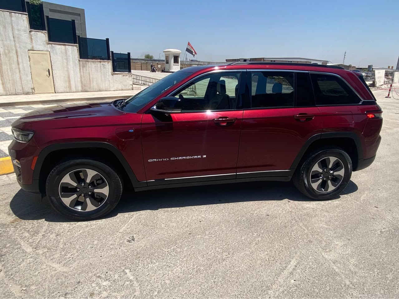السلام عليكم 
جيب٢٠٢٤ بلكن هايبرد محرك ٢٠٠٠ تيربو
كلين بدون ضربة مكفولة
السعر ٢٩٥٠٠ 
الرقم ***********
مواصفات لمتد
رادار ونقطة عمياء ولايت اوتو عالي ناصي 
بيها مواصفات لمتد معروفة بغداد, العراق
