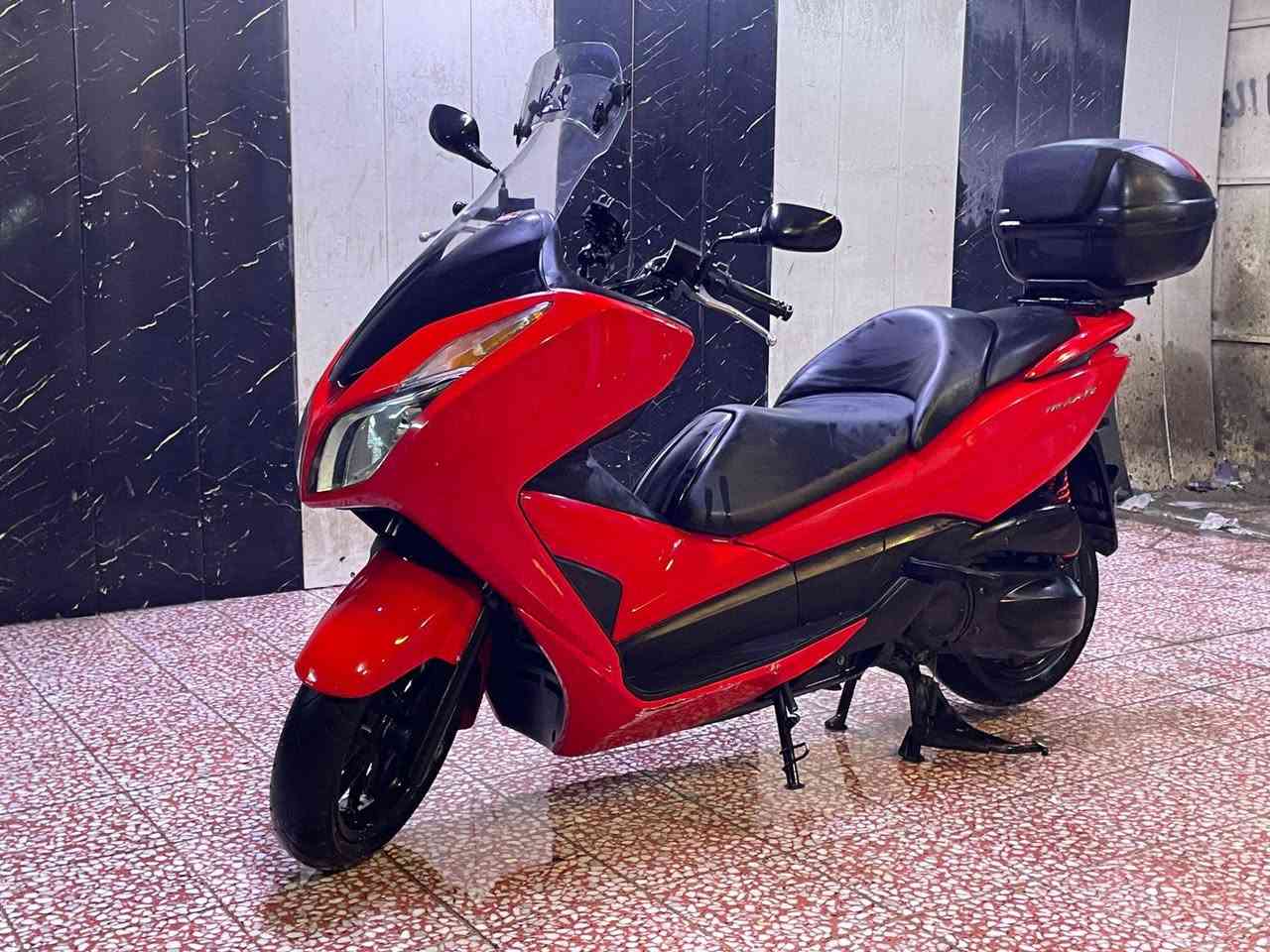 سلام عليكم فورزا 012 كفاله عامه برغي واحد ممفتوح بيه دراجه ماشيه 30 الف وين ميعجبك اطلع بيها تخم تاير جديد امامي + خلفي كلجات بلادي فيتبم بلادي جويتر بلادي نوزل بلادي الدراجه على وضع الشركه كفاله عامه من كلشي اكفله الك من كلشي جيب فيتر وتعال افحص العنوان بغداد السيديه تواصل *********** السعر مليونين و300الف وبيها مجال للطيبين
