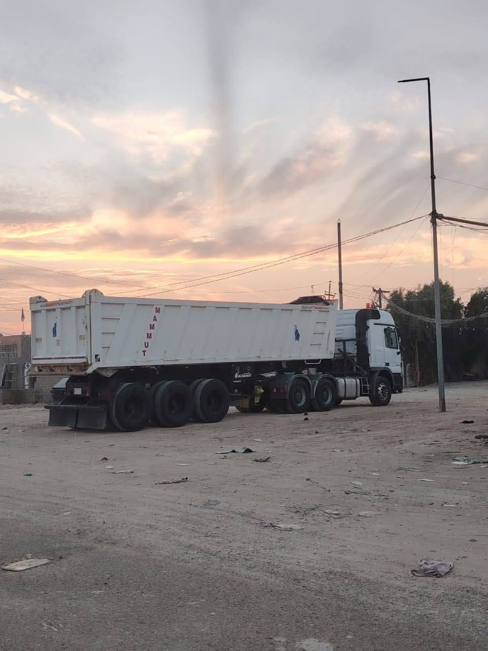 للبيع موديل 2004 تخم تاير ولعربانه موديل 2023 ستفسار اكثر اتصل  ***********
