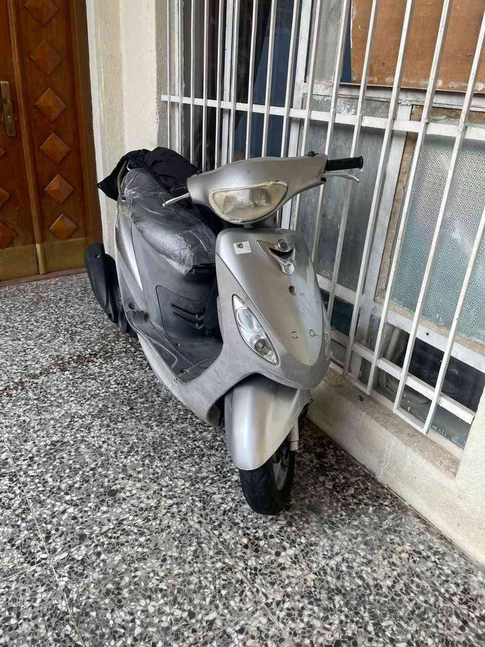 سلام عليكم ماكس منغوالي البيع دراجه كامله كمله بلادي كهربيات كله شغاله سعره550          ***********
