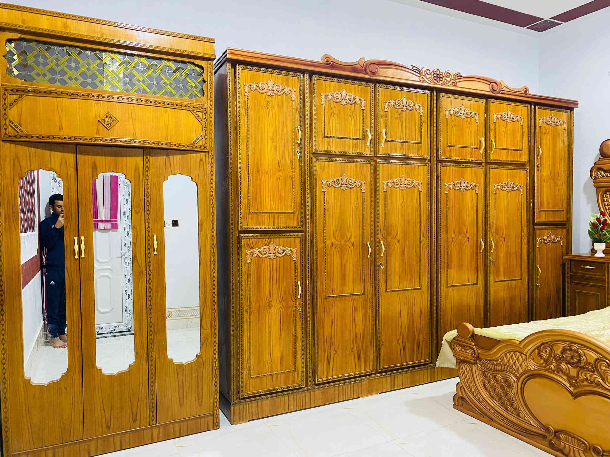 توجد غرفة نوم توج حطاطة متكونة من 5قطع نضافة فول السعر مليون و350 وبيها مجال العنوان الرمانة الاتصال ***********
