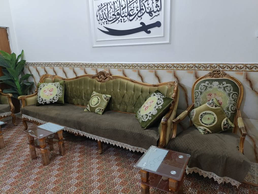 تخم قنفات ملكي 8قطع اربعه كراسي 4 قنفات+ مع 5طبلات 
سعر 750 وبيه مجال
هاتف ***********
العنوان الكباسي الكبير البصرة, العراق
