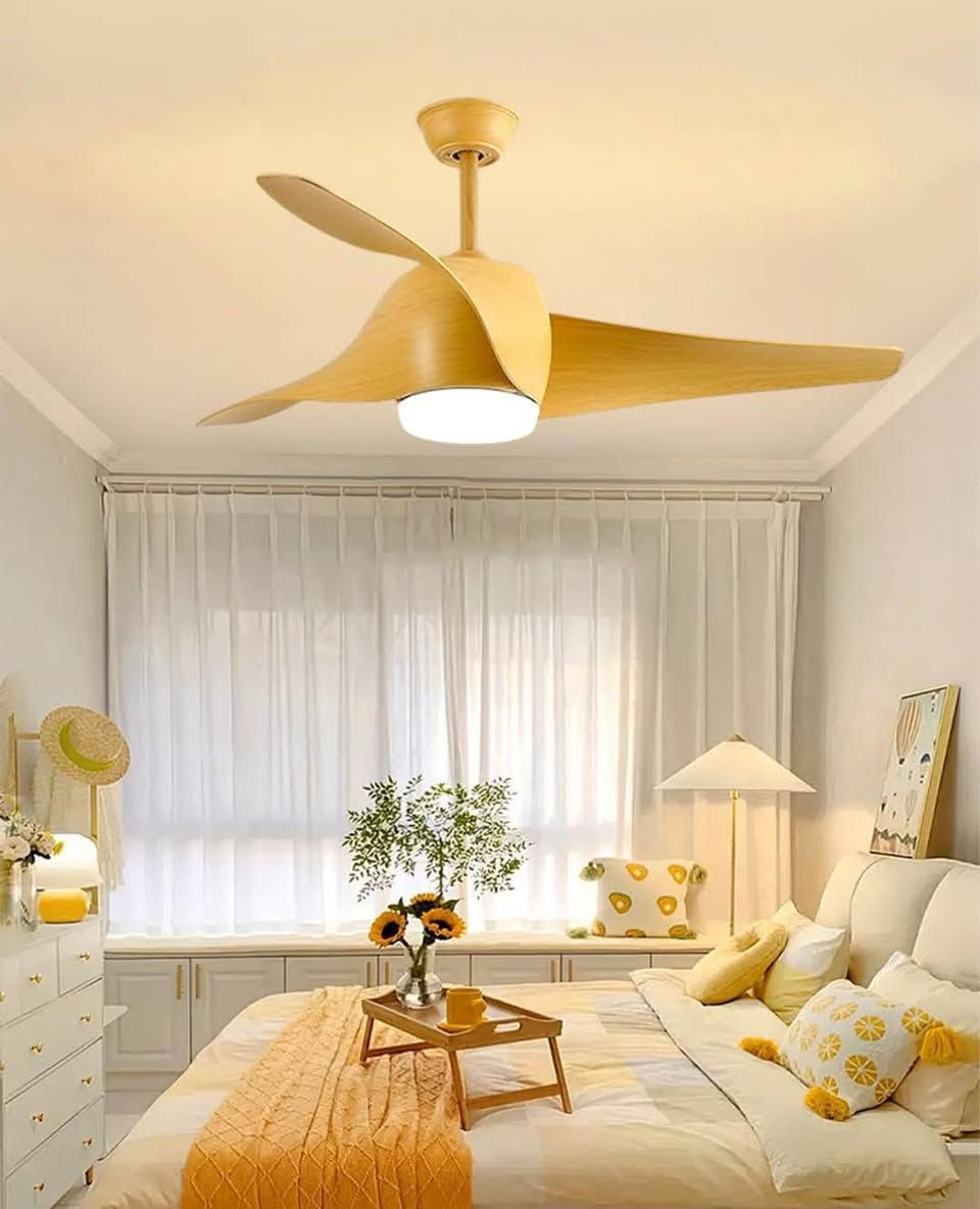 حوّل سقف منزلك إلى لوحة فنية مع تشكيلتنا الجديدة من المراوح الديكورية ذات التصميم المودرن🔥
​
​تصميم حديث: يتناسب مع أحدث صيحات الديكور الداخلي.
​هدوء تام: أداء قوي بدون ضجيج.💥
المميز للأنارة الحديثة OTG 
✅الوكيل الحصري في المقدادية ✅
للأستفسار او الاتصال 📞📞
***********
