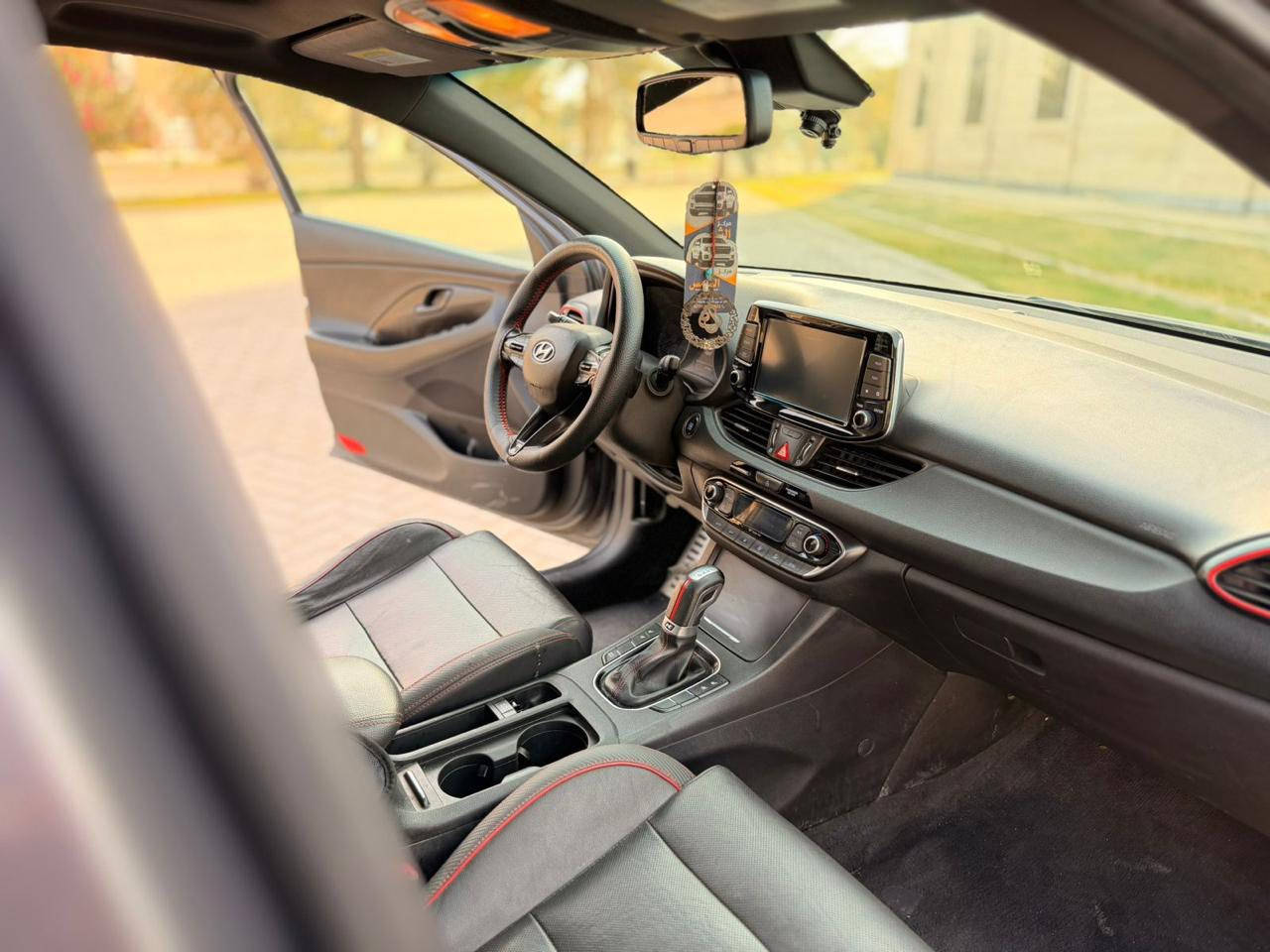 السلام عليكم اخوان النترا  L- LINE GT 2019 رقم كربلاء بإسمي للبيع
السعر 112 💵
محرك 1600 توربو 🚀 ماشيه 40 الف
بصمة - بانوراما - رادارات - تحديد مسار 
تدفئة + تبريد مقاعد 
رقم كربلاء قطعتين صبغ فقط جاماغ و باب
كربلاء / ***********
