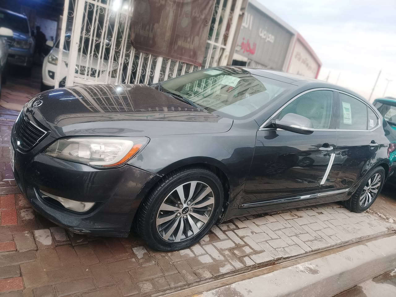 .
.السلام عليكم
كيا كا دينزا موديل 13 
فول مواصفات سياره 
1/1
بي مكان صبغ جماليه 
مكفول من الضرب لا تبديل 
كير محرك تبريد مكينه كفاله عامه 
تخم تاير شواصي مكفولات بلادي 
رقم بغداد نكليزي سنويا جديد هزه جديد تحويل ثاني 
سعار سياره 95بي مجال شي بسيط 
العنوان بغداد بلديات نتصل وتدلل 
***********
