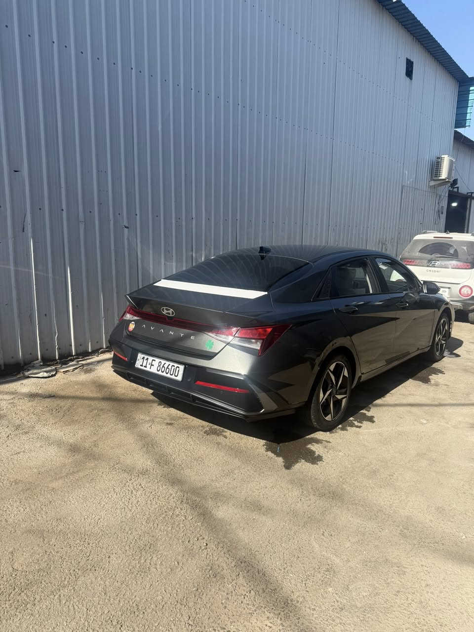 سلام عليكم
افانتي ٢٤ وارد كوري هايبرد 
ممشه السياره ٣٧ 
رقم بغداد مميز 
مواصفات 
بصمه 
سايد بريك بصمه 
كامره 
راداد 
حساسات امامي خلفي 
تحديد مسار 
اوتو هولد 
كشنات جلد 
لايت ٣ حدسات 
مري شفط 
ويل كب ١٧ مال فول مواصفات 

حادث السياره بنيد وجاملغ مبدل نفس الون 
ارباك ستيرن وبرده فقط السياره جديده بمعنه الكلمه 
السعر ١٥٥ وبيه مجال 
مكاني بغداد مشتل او شارغ الضلال 
***********
