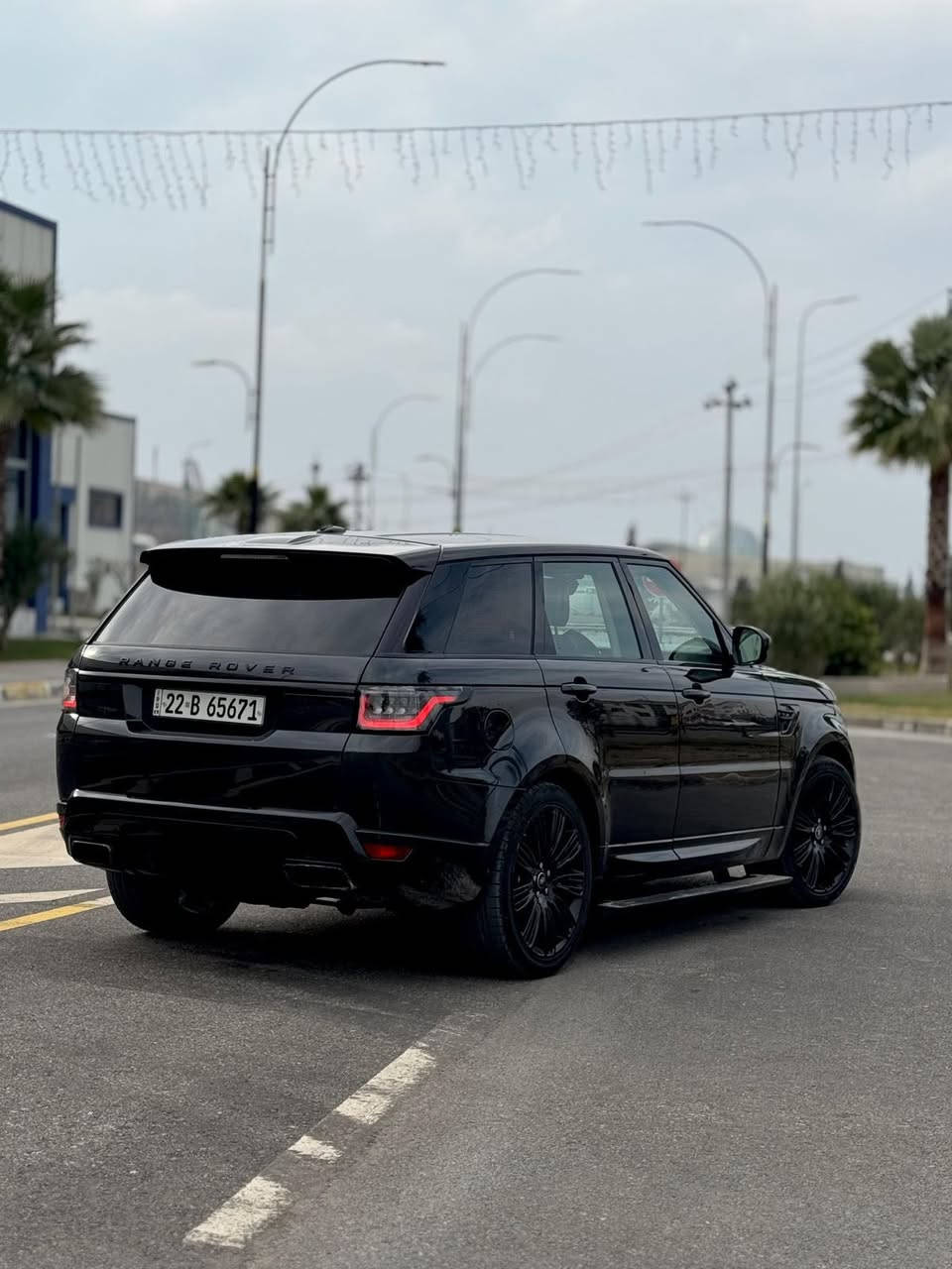 للبيع رانج سبورت موديل 2014 محدث كامل 2022
حجم المحرك 6 سلندر مواصفات فول فقط بدون فتحة 
كير محرك تحويل غرامات بشرط رقم سنوية جديد السيارة جاهزة بيها صبغ فقط مكان التحديث مكان سيارة دهوك 
السعر مناسب *********** ***********
