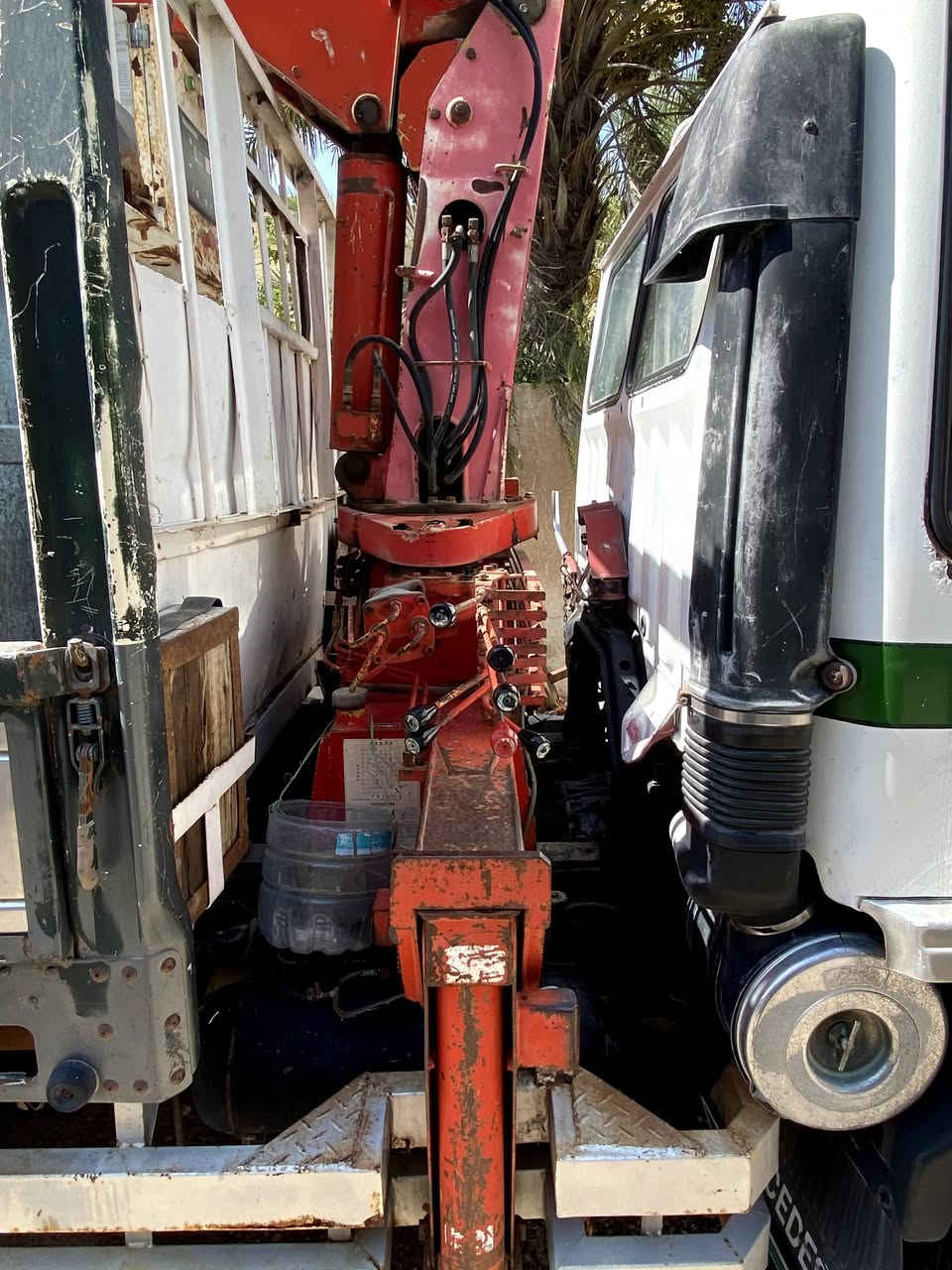 كرين هينو طيرة موديل ١٩٩٣ 
كرين هينو طيرة موديل ١٩٩٣
سنوية مجددة للسبعة وعشرين ورقم انكليزي مميز ميسان باسمنا وشرط التحويل
مكان السيارة ميسان
شاصي مكفول
 مكينة ستندر ٧٠ عادي  ما مفتوحة لاتنقيص ولا تبخير
جهاز يونيك سلايتين من غير الثابت
والبدي ٦ الا ربع
تخم تاير جديد
حدادية جديدة
السعر ٢٦٠ ورقة وبيها مجال بسيط
للتواصل ***********
رجائا اذا شراي خابرني وتدلل ولاتراسل ما متواجد على النت
