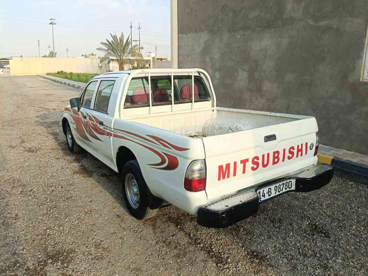 سلام عليكم مستبوشي 2006 رقم بصره انكليزي سنويه لل30 مكينه وكير جدد بخاخ حداديه 100 /100 سياره مكفوله من الضربه بيه مكانات صبغ سياره جاهز من كلشي
السعر 77 بيه مجال بسيط / مكاني البصرة 
اتصل ***********  بيع فقط
