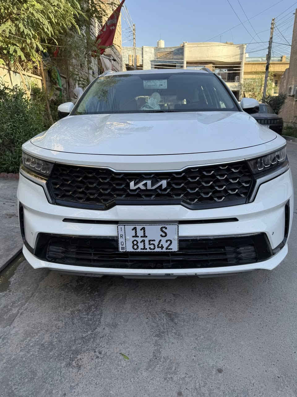 السلام عليكم عندي كيا سورنتو موديل 2022خليجي        محرك 4 اسلندر 2500 مال شركة الدولية
رقم بغداد بسمي 
ماشية 109 الف
تبديلات الدهن و الفلاتر وجميع الصيانات الدورية في الشركة
(المواصفات)
7 راكب
3قطع تبريد
بصمة تشغيل + ابواب
صندوق كهربائي
كشن كهرباء 
ترحيب عند الاقتراب
فتح الجنطة تلقائي عند التوقف قرب الصندوق
انارة كحيطة متعددة الألوان 
شاشة كبيرة 
4وضعيات قيادة
مانع انزلاق
مانع انحدار
حساسات امامي خلفي جانبي 
كاميرا خلفية 
اشاير مري+ مري شفط
فول تحكم استيرن
لايت اربع عدسات 
كتاب ضمان الشركة موجود
السيارة احلى من الصور بهواي 

بعد بيها مواصفات كلش اهواي ما عدا البنورامة
ملاحضة (السيارة بيها بارد جداً جداً قليل الباب العكس السايق  او رصعه  الباب البصفه موضح ب البصور )عدا هذا الاشياء مكفوله و السونار مالها موضح 
…….:
مكان السيارة بغداد السعر 263بيها مجال بسيط انشالله
.. 
رقم الهاتف ***********
