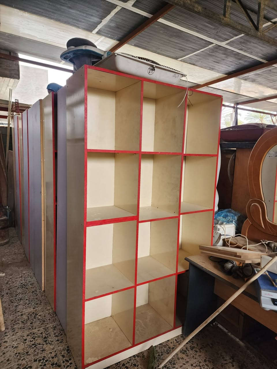 ميزحديد ثقيل  عرض١٢٠سم طول ٢٤٠سم ب٨٥
رف حديد او ميز حديد طول ٤٣٠سم وعرض متر وارتفاع ٣متر ب١٦٥
ميز ٢٥٠سم في ٦٠سم ب٣٥
ميز١٦٥سم في ٤٥ ب٢٥
ميز طعام تركي سطح كزاز ب٢٥
سكيبات خشب بالفين 
رفوف تركيه ١٢٠سم في ٢م ب٤٥
رف تركي ١٢٠سم في مترونص ب٣٠
ميز مكتب تركي ب٥٥
المسيب حي المعلمين٣ طريق سيد ابراهيم بعد السكه بكيلوين تقريبا بعد اسلاك الضغط العالي ب٢٠٠م 
بيت على جهة اليمنى
***********
يرجى الاتصال قبل المجيء
